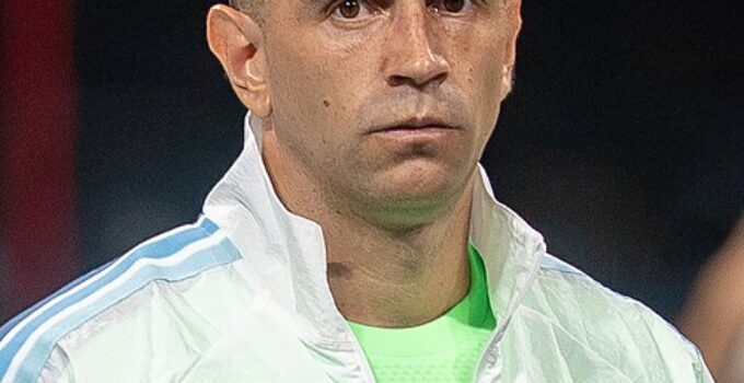 Emiliano Martinez and the Long Goodbye Aston Villa Fans Saw Coming