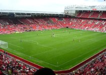 100 Football Quiz Questions and Answers (Easy to Hard) 100 Football Quiz Questions and Answers (Easy to Hard)